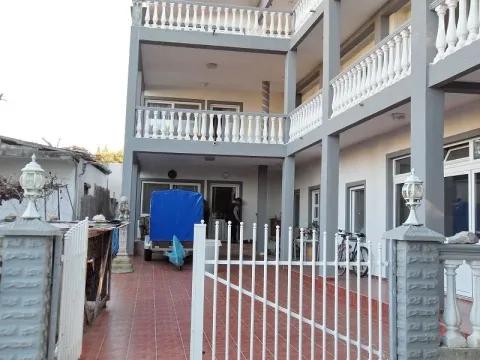 Kuća in Dobra Voda