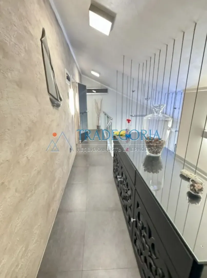 Prodaja, dvosoban stan, 129m², Dobrota, Kotor