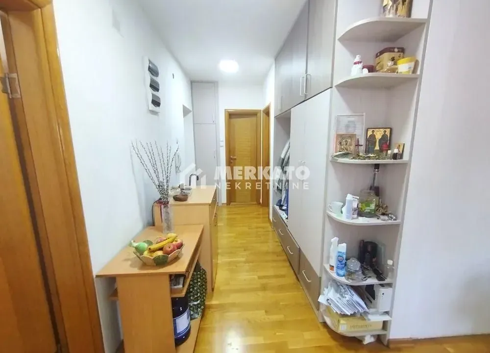 Prodaja, četvorosoban stan, 109m², Mala Amerika, Zrenjanin