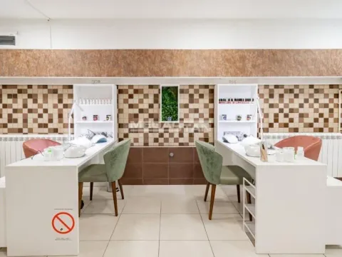 Sale, office space, 140m², Čubura, Beograd - image 2
