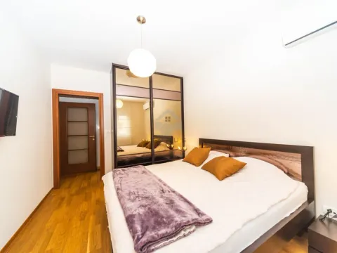 Rent, two bedroom apartment, 70m², City Kvart, Podgorica - image 9