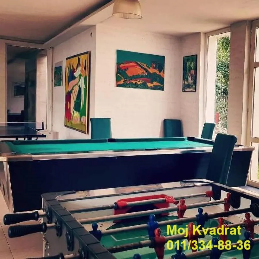 Izdavanje, ugostiteljski objekat, 718m², Gornji Milanovac, Srbija
