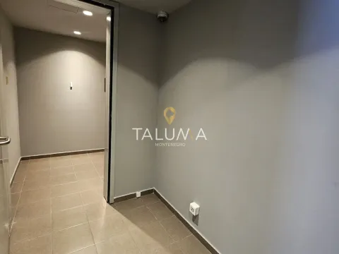 Izdavanje, poslovni prostor, 180m², City Kvart, Podgorica - image 7