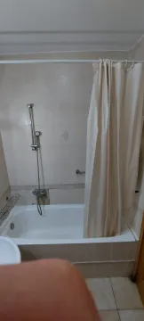 Kupatilo sa kadom i tuš zavjesom. - image 6