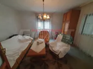 Prodaja, kuća, 200m², Bulbulder, Zvezdara Sve Podlokacije - image 1