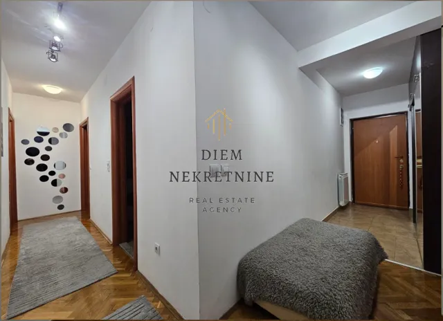 Sale, two bedroom apartment, 76m², Centar, Bar