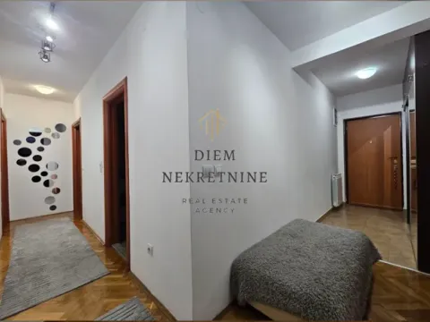 Sale, two bedroom apartment, 76m², Centar, Bar - image 1