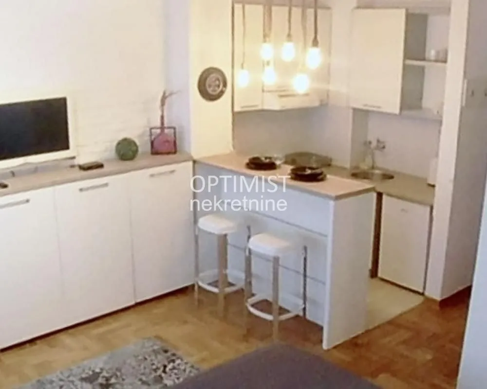 Rent, one bedroom apartment, 23m², Stari Grad, Beograd