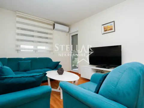 Rent, two bedroom apartment, 75m², City Kej, Podgorica - image 4