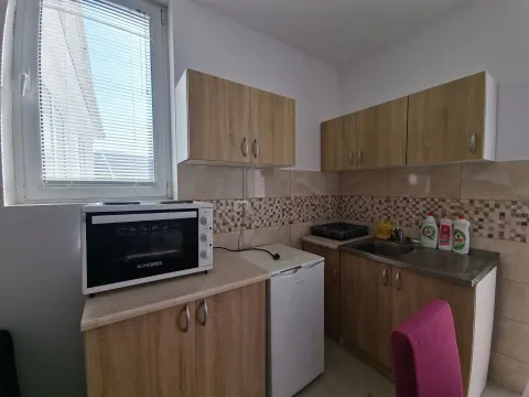 Rent, one bedroom apartment, 42m², Budva, Crna Gora - image 6