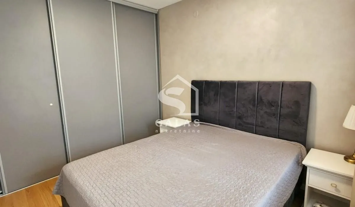Prodaja, dvosoban stan, 44m², Zemun Cara Dušana, Zemun Sve Podlokacije