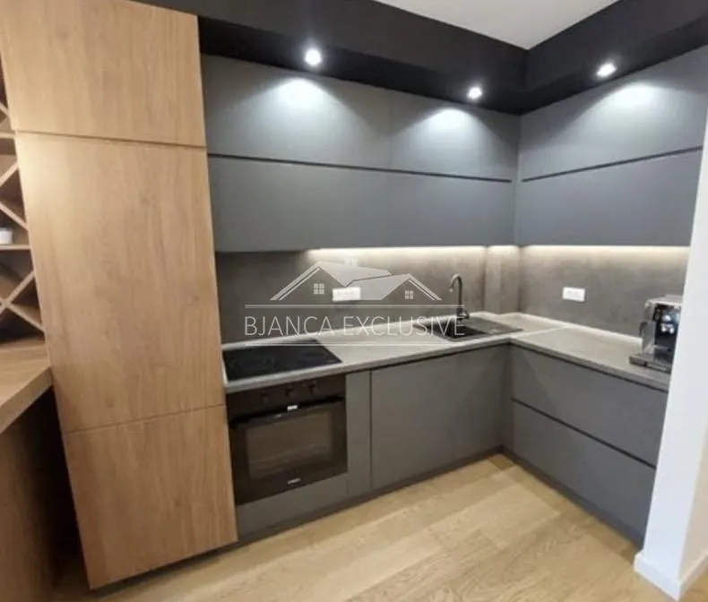 Prodaja, trosoban stan, 63m², Neimar, Vračar Sve Podlokacije