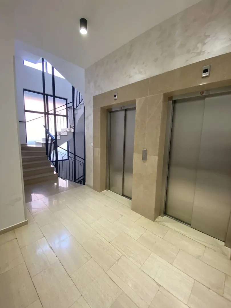 Izdavanje, trosoban stan, 77m², City Kvart, Podgorica