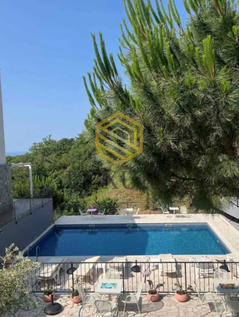Izdavanje, garsonjera, 27m², Pržno, Budva