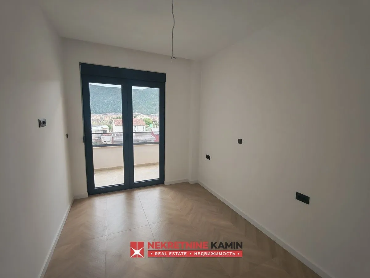 Prodaja, trosoban stan, 121m², Lastva Grbaljska, Kotor