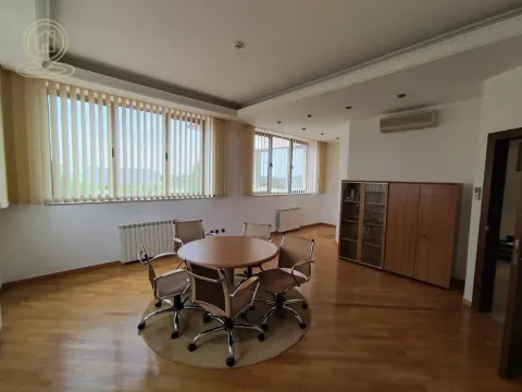 Rent, office space, 300m², Bezanijska Kosa 1, Bežanijska Kosa Sve Podlokacije - image 11