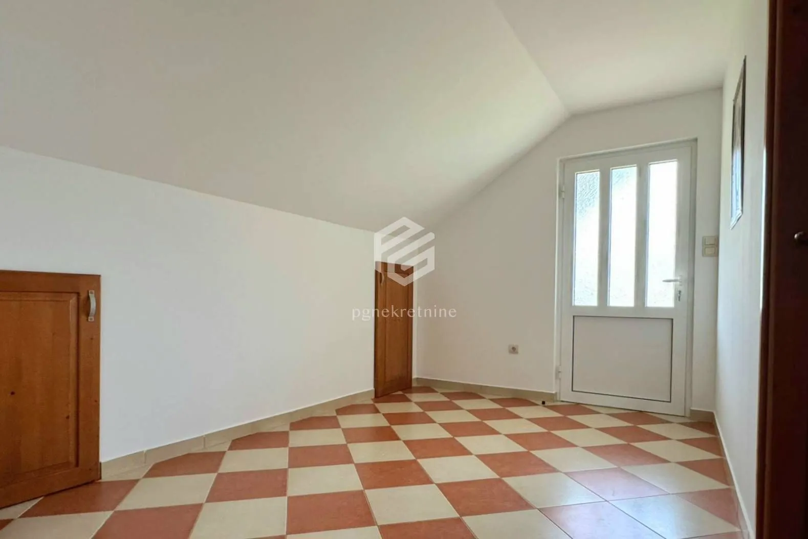 Rent, two bedroom apartment, 70m², Dalmatinska ulica, Podgorica