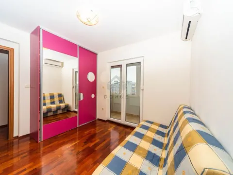 Izdavanje, trosoban stan, 75m², Stari Aerodrom, Podgorica - image 7