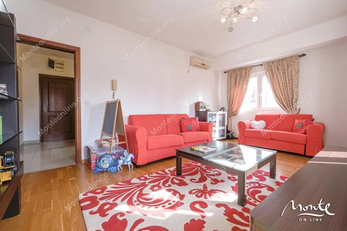 Prodaja, jednosoban stan, 64m², Budva, Crna Gora