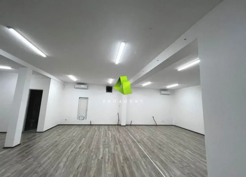 Izdavanje, poslovni prostor, 90m², Medijana, Niš