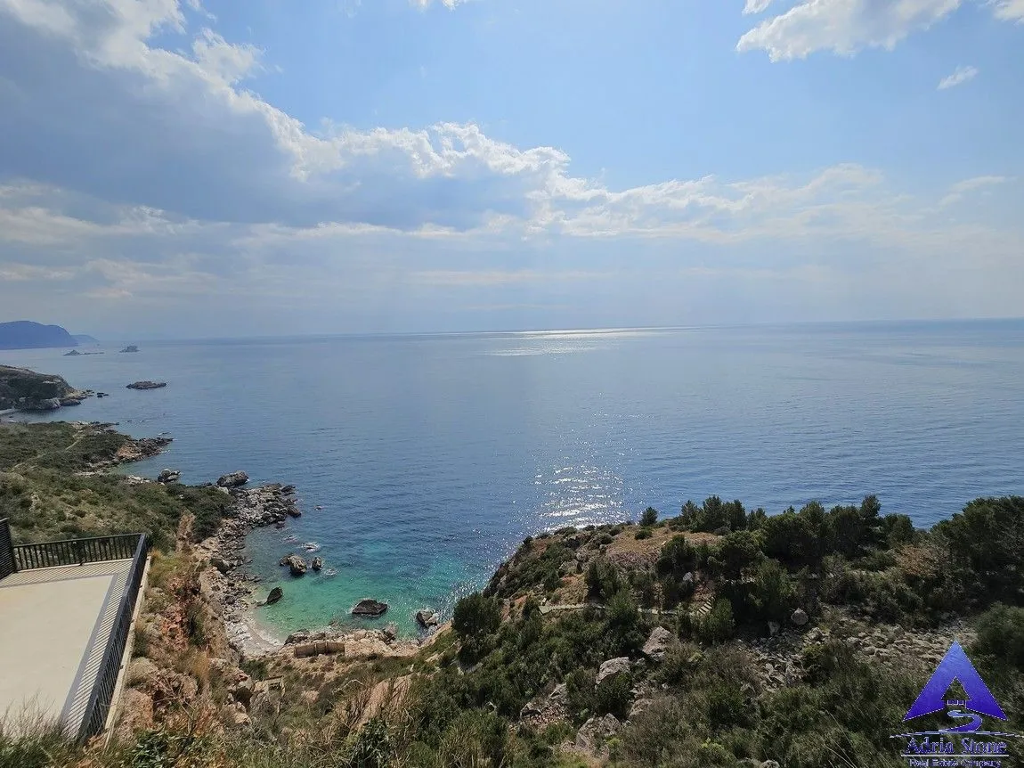 Prodaja, kuća, 580m², Skočiđevojka, Budva