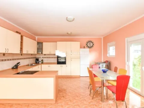 Sale, house, 280m², Bijela, Herceg Novi - image 2