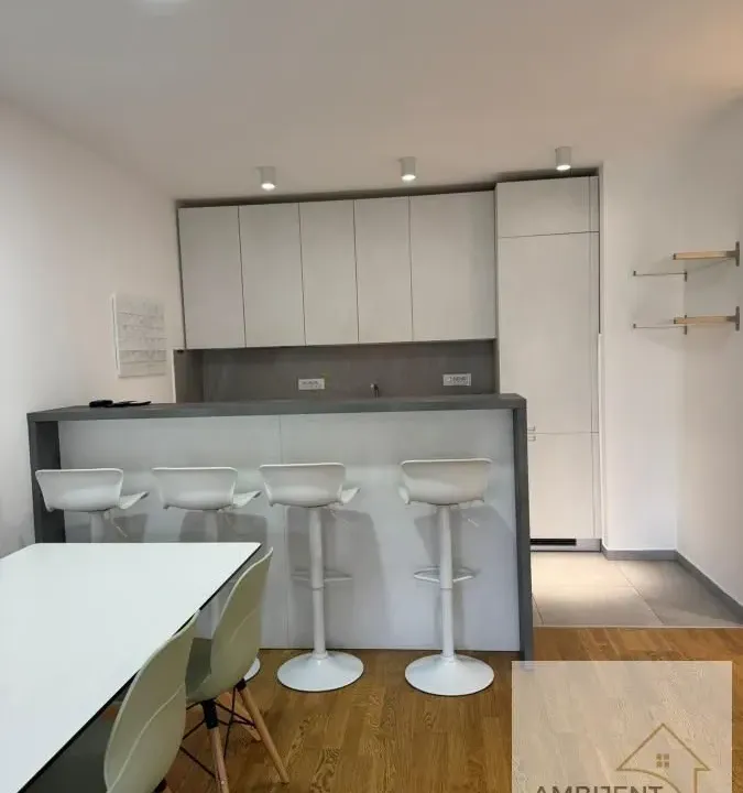 Izdavanje, trosoban stan, 75m², Hadzipopovac, Palilula Sve Podlokacije