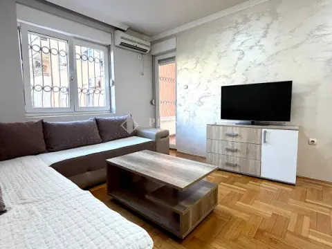 Rent, one bedroom apartment, 45m², Stari Aerodrom, Podgorica - image 2