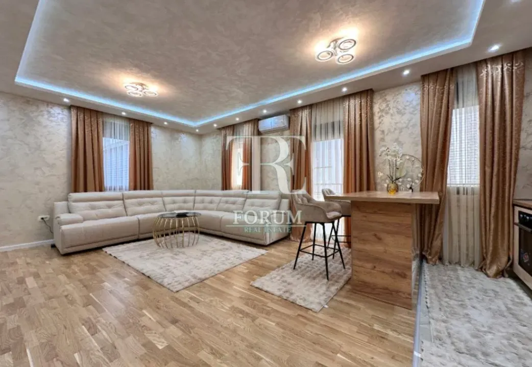 Izdavanje, dvosoban stan, 85m², Stara Varoš, Podgorica