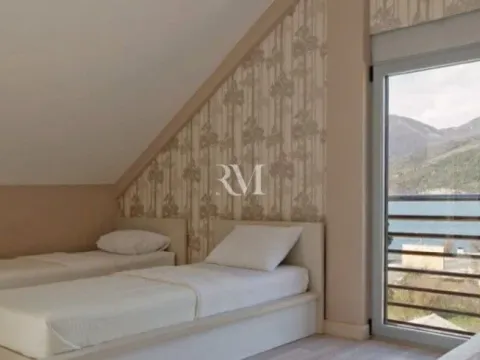 Izdavanje, trosoban stan, 140m², Opatovo, Tivat - image 8