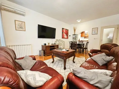 Izdavanje, dvosoban stan, 74m², Preko Morače, Podgorica - image 9