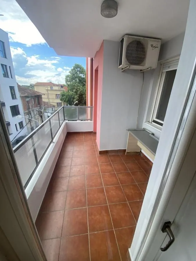 Izdavanje, dvosoban stan, 73m², Crveni Pevac, Niš