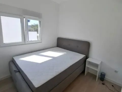 Izdavanje, jednosoban stan, 40m², Radanovići, Kotor - image 9