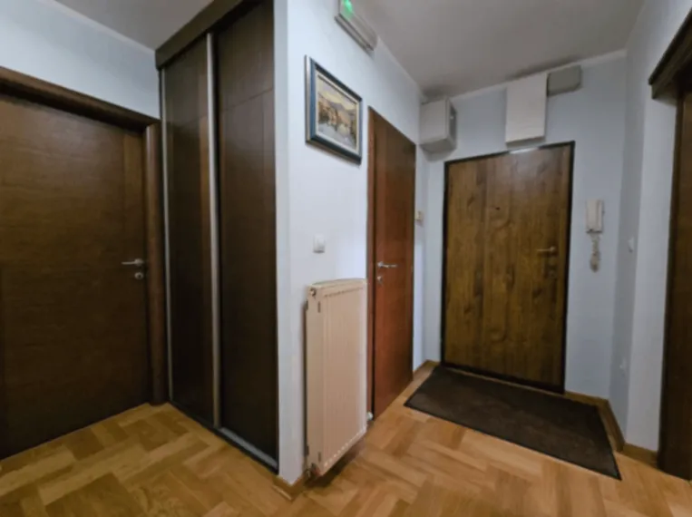 Prodaja, trosoban stan, 94m², Centar, Podgorica