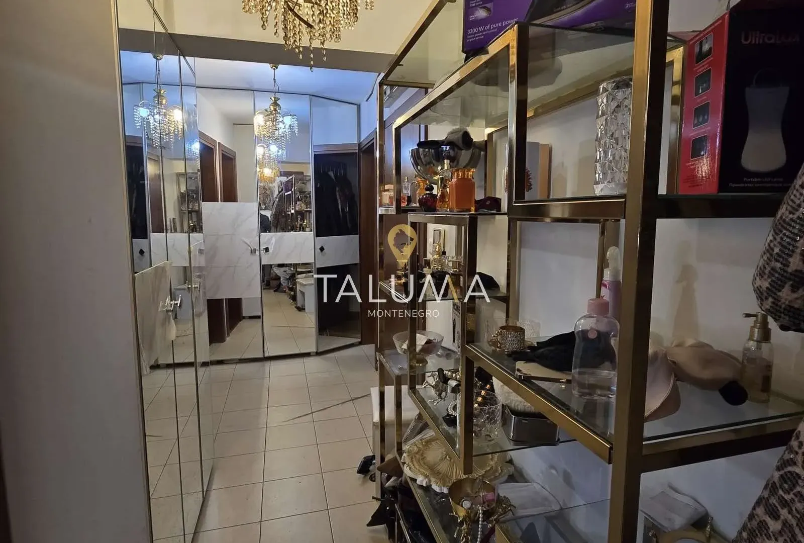 Prodaja, trosoban stan, 120m², Tološi, Podgorica