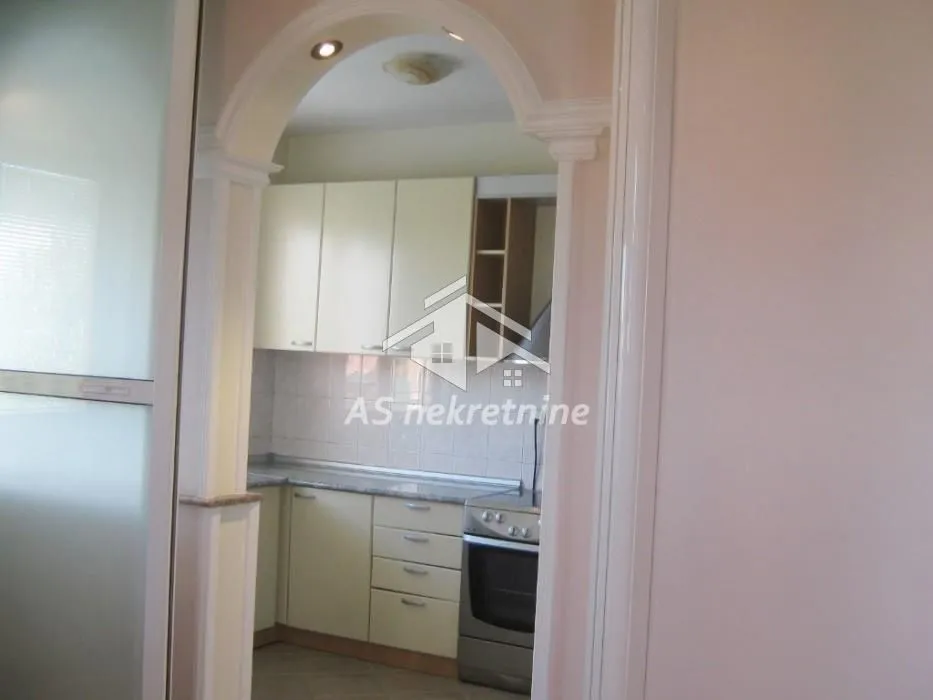 Izdavanje, stan, 200m², Savski Venac, Beograd