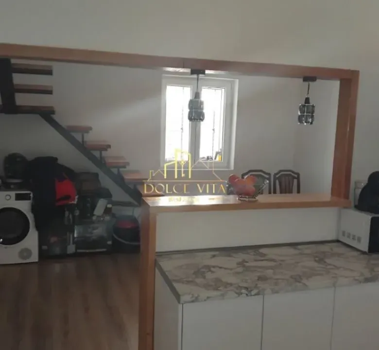 Prodaja, dvosoban stan, 84m², Stara Varoš, Podgorica