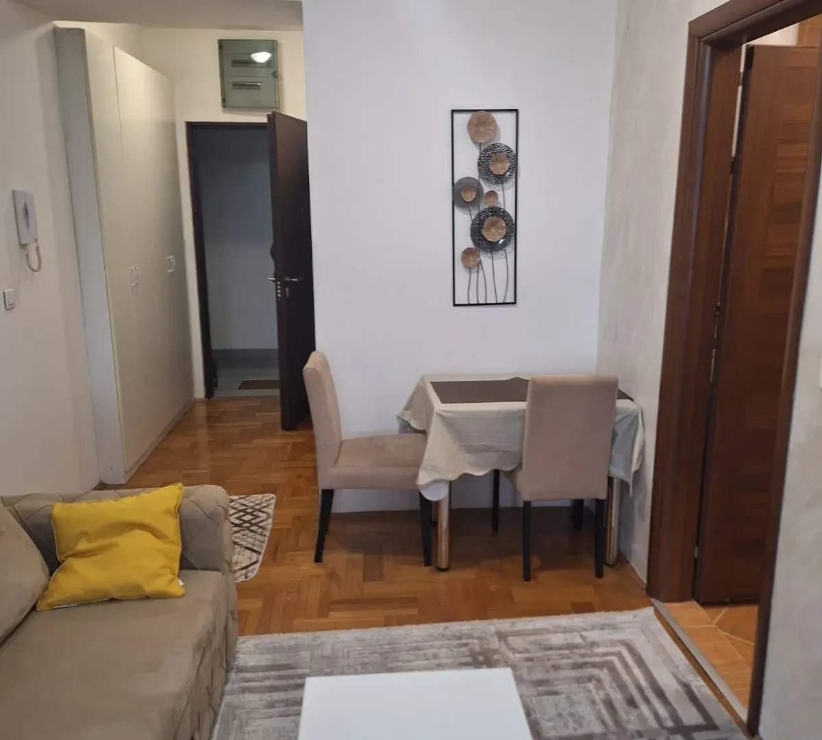 Izdavanje, jednosoban stan, 35m², City Kvart, Podgorica