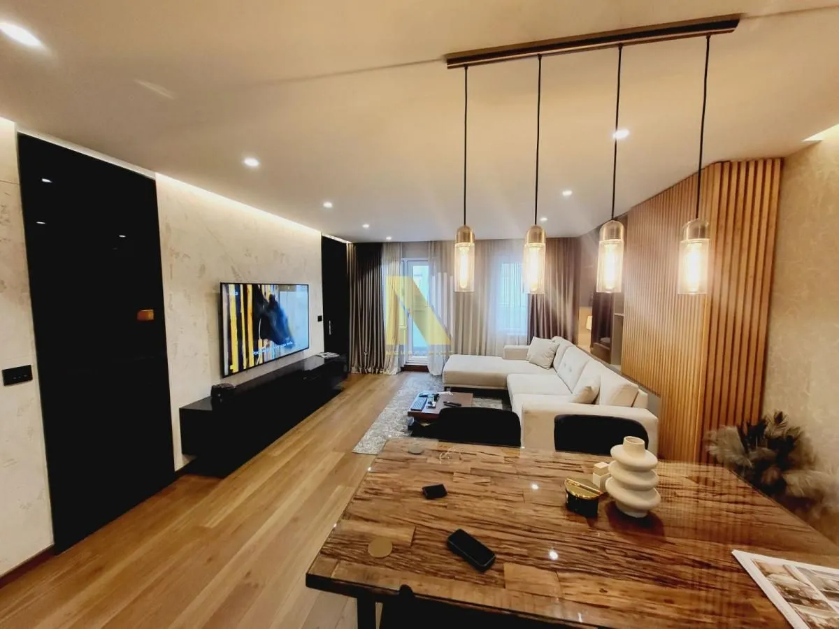 Prodaja, četvorosoban stan, 122m², Grbavica, Novi Sad Sve Podlokacije