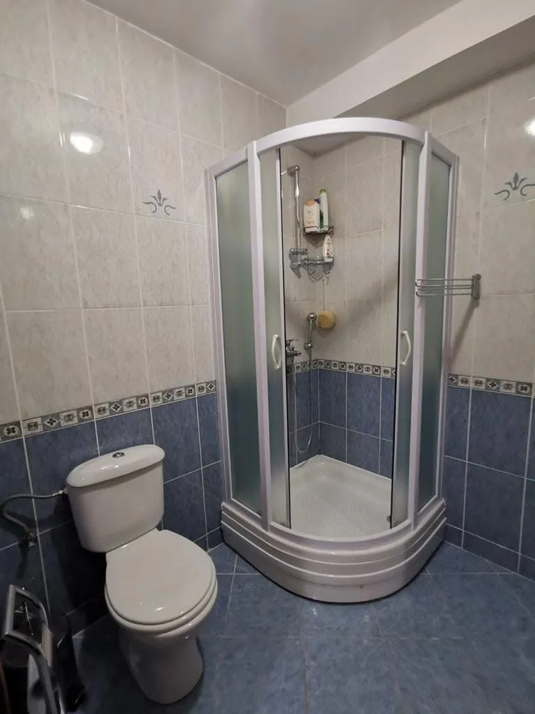 Izdavanje, dvosoban stan, 70m², Blok 9, Podgorica