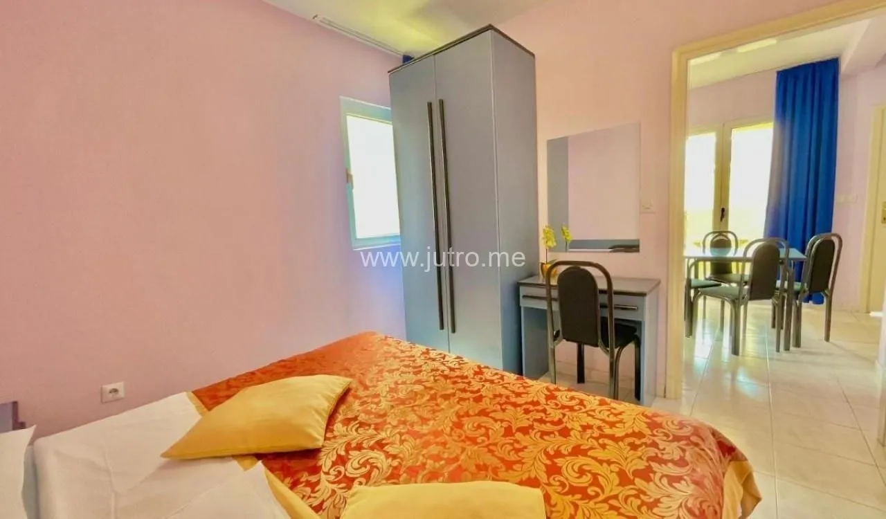 Prodaja, ugostiteljski objekat, 1300m², Centar, Budva