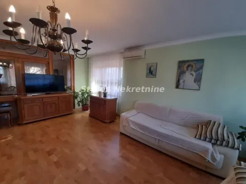 Sale, house, 360m², Sremska Kamenica, Petrovaradin - image 9
