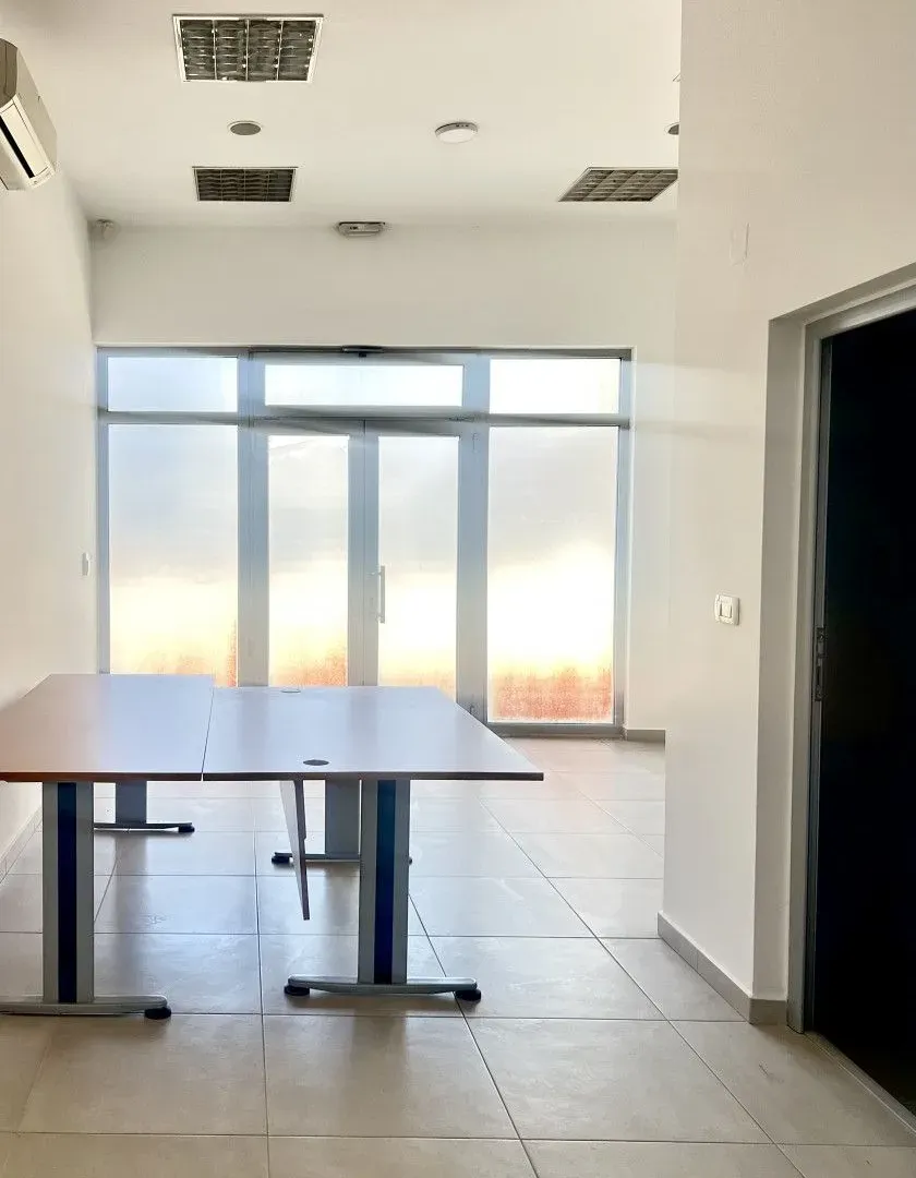 Sale, office space, 100m², Tološka šuma, Podgorica