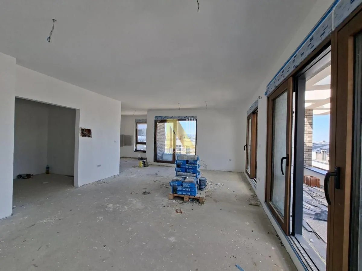 Prodaja, četvorosoban stan, 167m², Sremska Kamenica, Petrovaradin