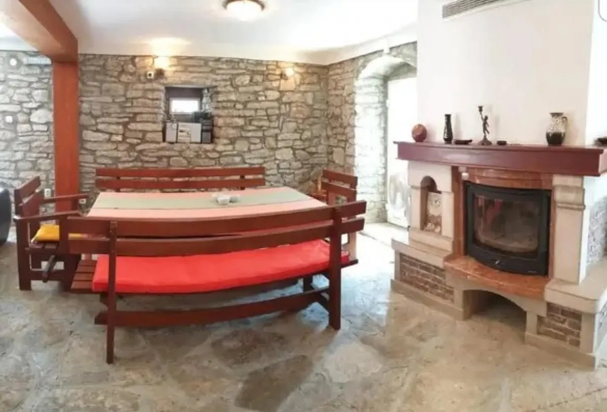 Rent, house, 170m², Kostanjica, Kotor