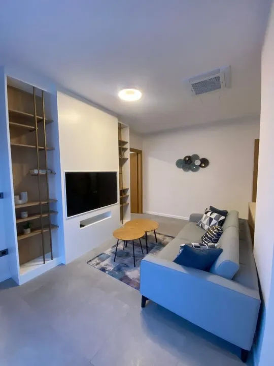 Izdavanje, dvosoban stan, 70m², Kavač, Kotor