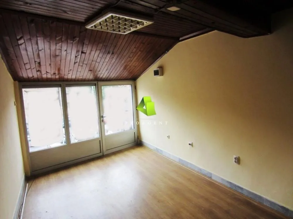 Sale, office space, 42m², Medijana, Niš