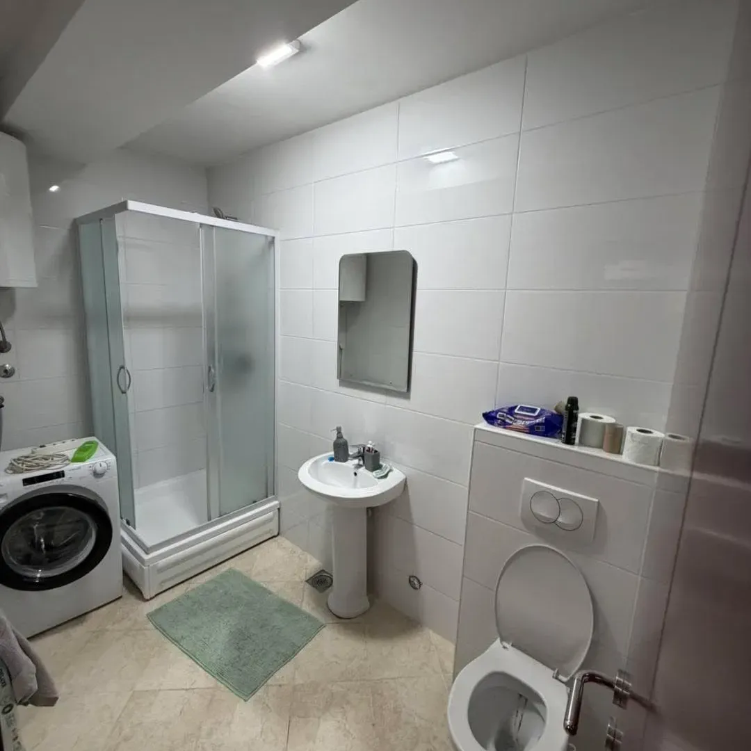Izdavanje, dvosoban stan, 74m², Popovići, Bar