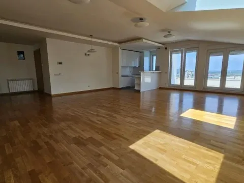Izdavanje, četvorosoban stan, 157m², Savski Venac, Beograd - image 3