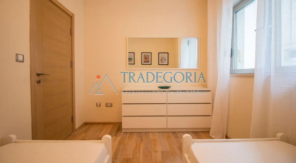 Prodaja, dvosoban stan, 75m², Dobrota, Kotor